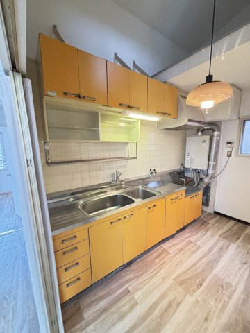 キッチン　コンパクトなキッチンで掃除もラクラク