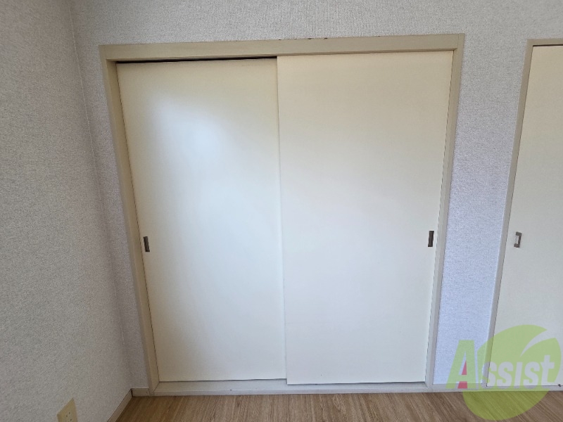 収納　６帖の洋室には収納スペースもありましたよ。