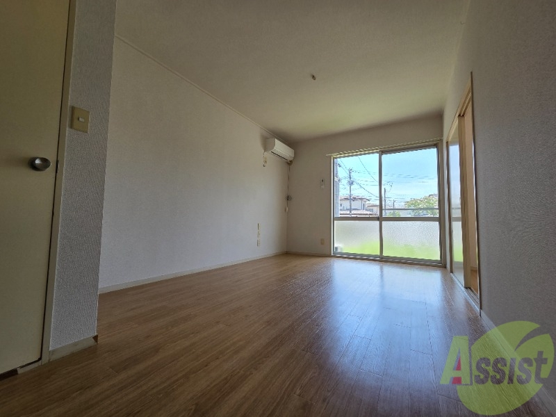 居室・リビング　広々とした１２帖もあるリビングとなっております。