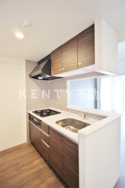 キッチン　コンパクトなキッチンで掃除もラクラク