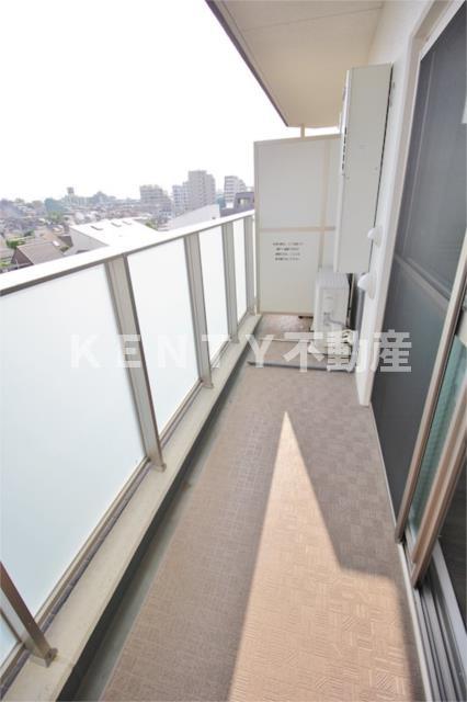 バルコニー　バルコニーからの眺めを楽しみながら食事をしませんか