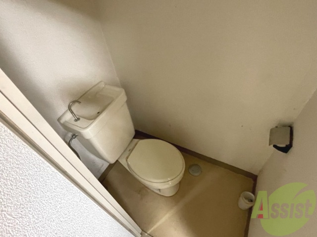 トイレ　トイレとお風呂が別なので清潔に使えて嬉しいですね。