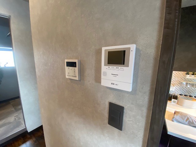 セキュリティ　モデルルームのため、家具は付いておりません。