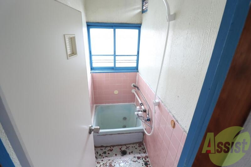 バス・シャワールーム　シャワー新設、窓付