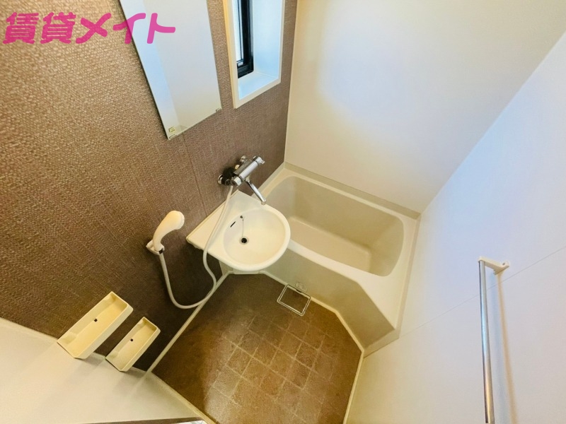 バス・シャワールーム　バス