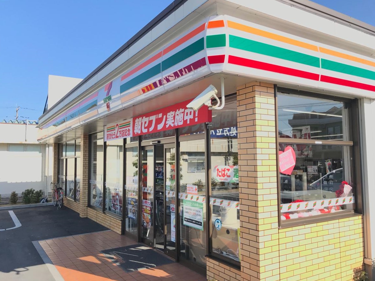 コンビニ　セブンイレブン越谷宮本店（コンビニ）まで418m