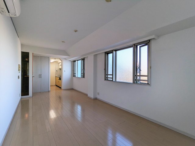 居室・リビング　【アズ小石川】