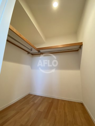 収納　アーデンタワー福島ウエスト　ウォークインクローゼット