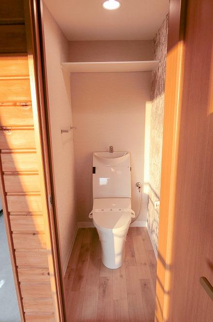 トイレ　温水洗浄便座