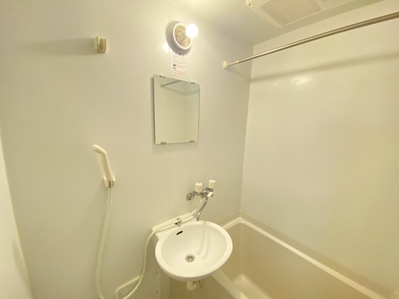 洗面設備　※別部屋の写真です