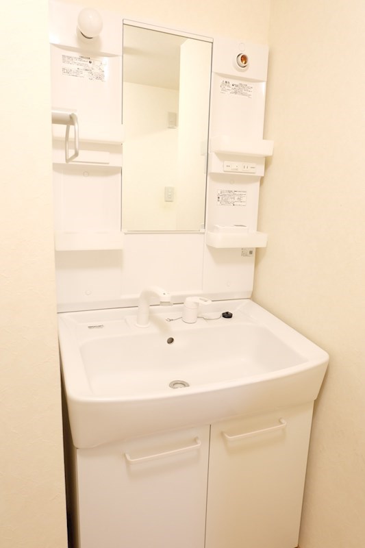 洗面設備　※同棟同型内観写真、現状優先となります。