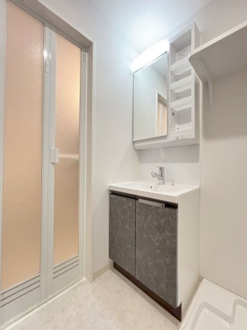 洗面設備　脱衣スペースもあります