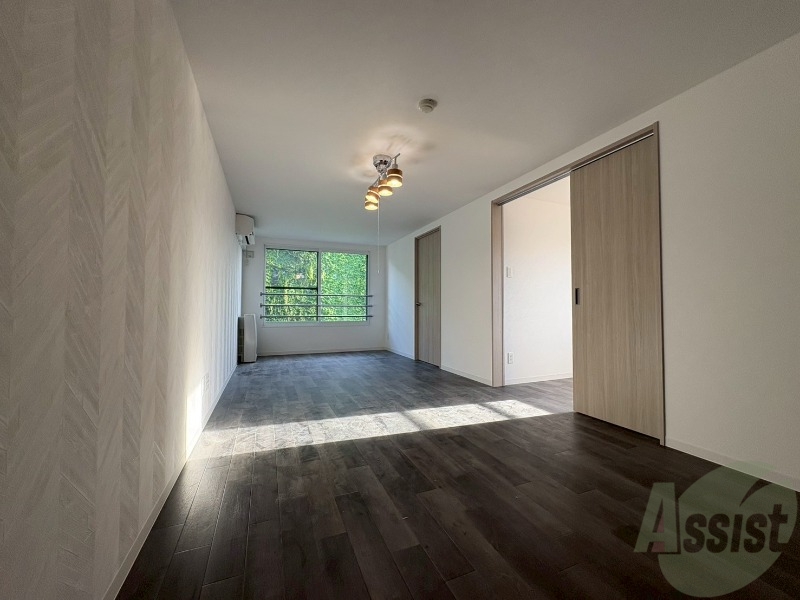 居室・リビング　広くてきれいなリビングです！快適に過ごせそうですね。