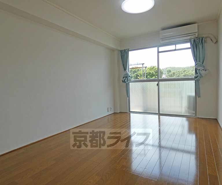 居室・リビング　きれいなお部屋です