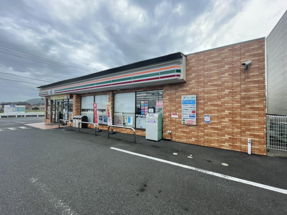 コンビニ　セブンイレブン小倉浅野2丁目店（コンビニ）まで40m