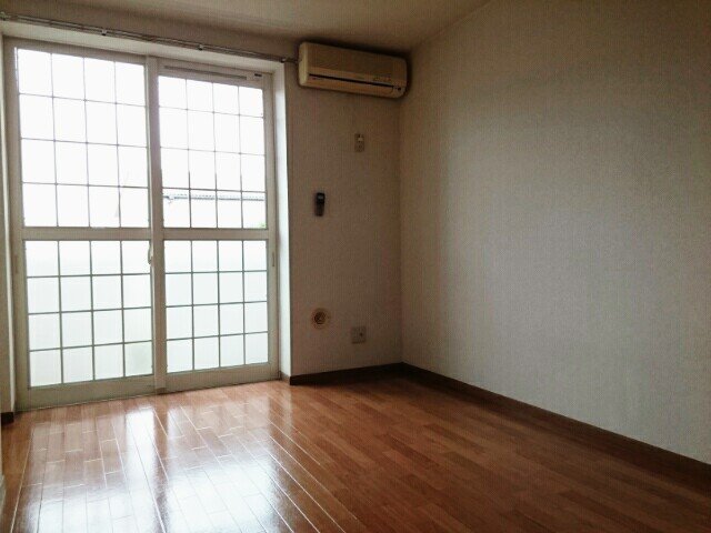 居室・リビング　ゆったり過ごせる居間です