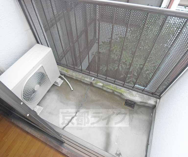 バルコニー　洗濯物を干せます。