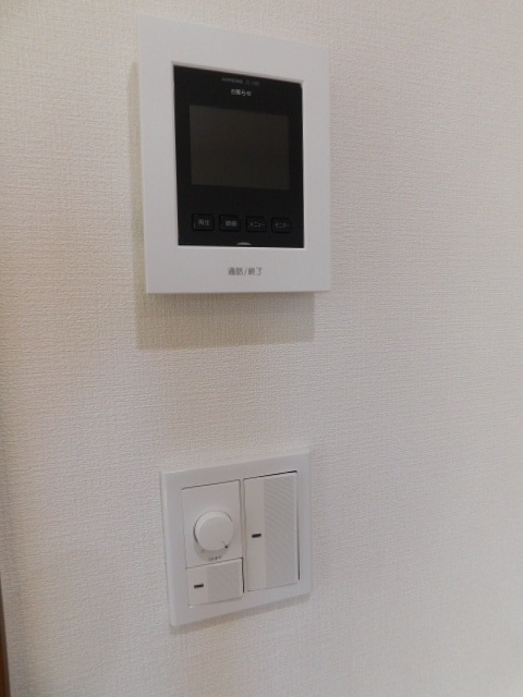 セキュリティ　モニター付きインターホン