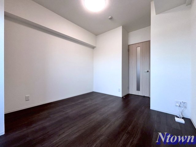 居室・リビング　こちらの居間で趣味の時間をお楽しみください