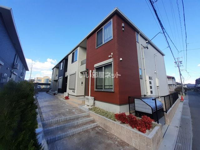 エム　クルールの建物外観