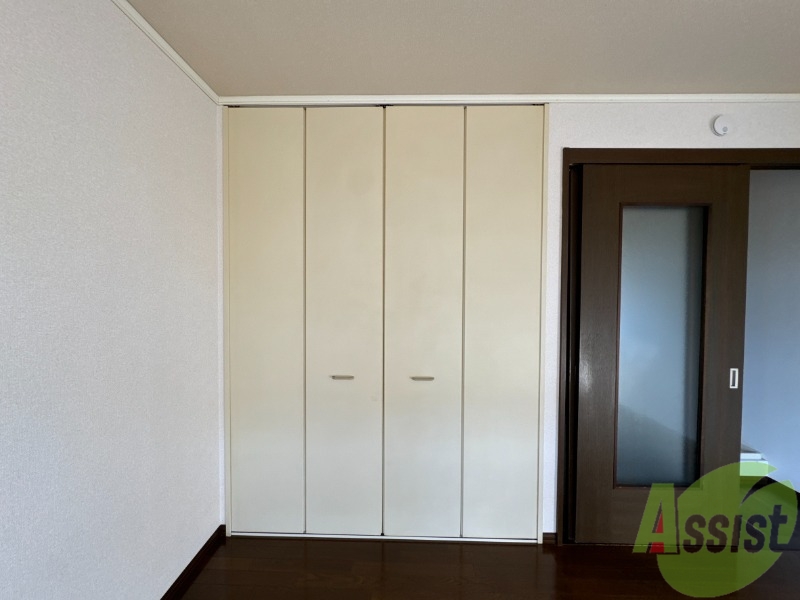 収納　洋室のクローゼット。広さは十分そうです。