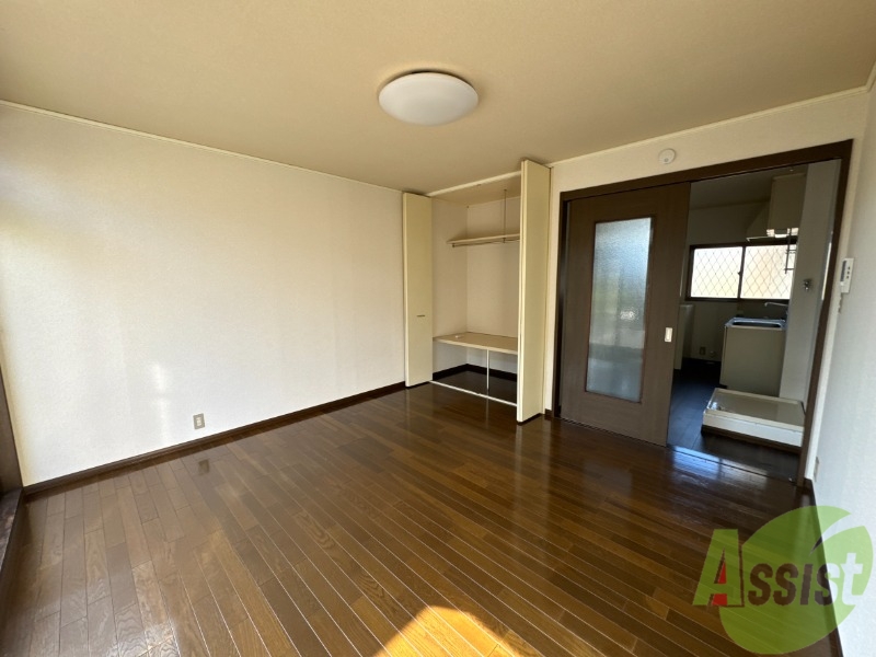 その他部屋・スペース　８帖の洋室があります。寝室にできそうですね。