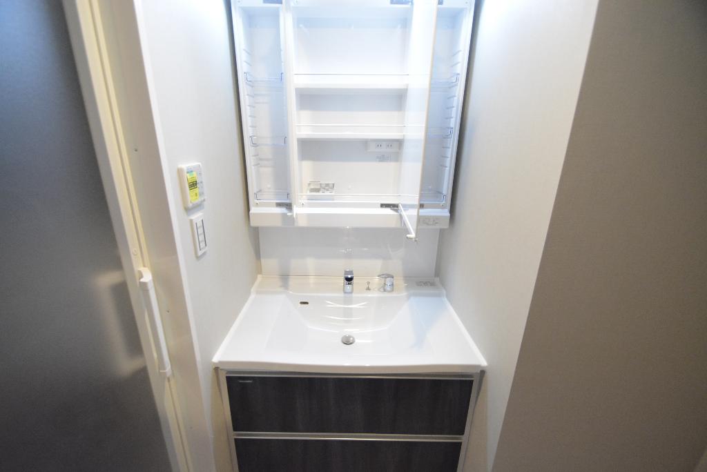 洗面設備　洗髪洗面化粧台