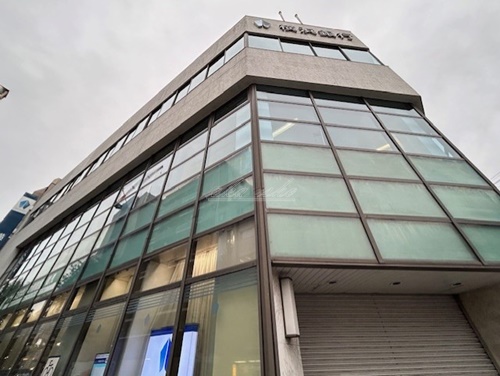 銀行　横浜銀行鶴見支店（銀行）まで279m