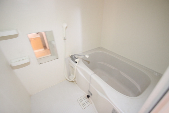 バス・シャワールーム　※別部屋の写真です