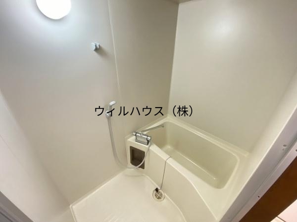 バス・シャワールーム　キレイにリフォームされています！