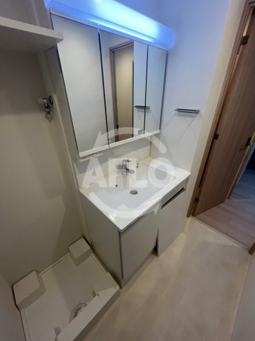 洗面設備　スプランディッド梅田グランノース　独立洗面台