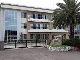 中学校　宇多津中学校（中学校）まで351m