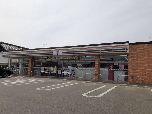 コンビニ　セブンイレブン原町西町店（コンビニ）まで450m