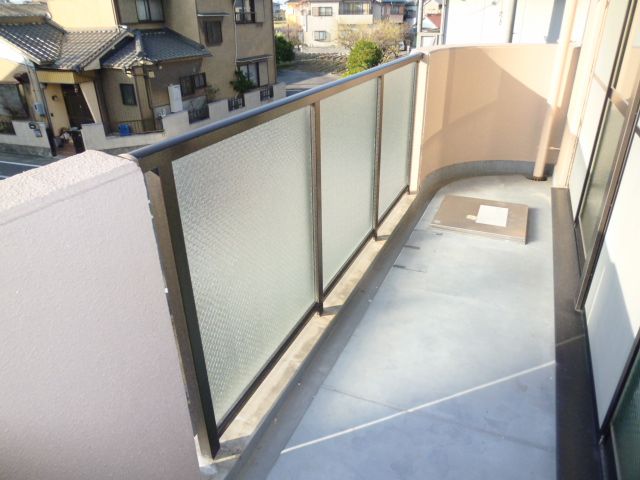 バルコニー　日当たりのいいベランダです