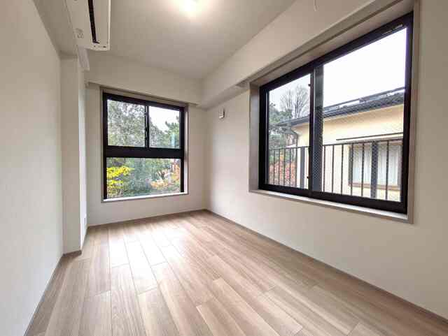 その他部屋・スペース　◆２面採光の洋室６帖◆