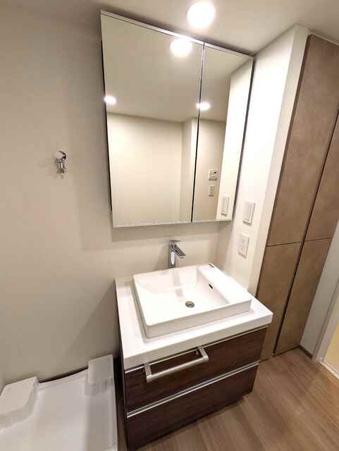 洗面設備　◆朝の支度に便利な洗面化粧台◆