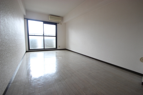 居室・リビング　※別号室のお写真です