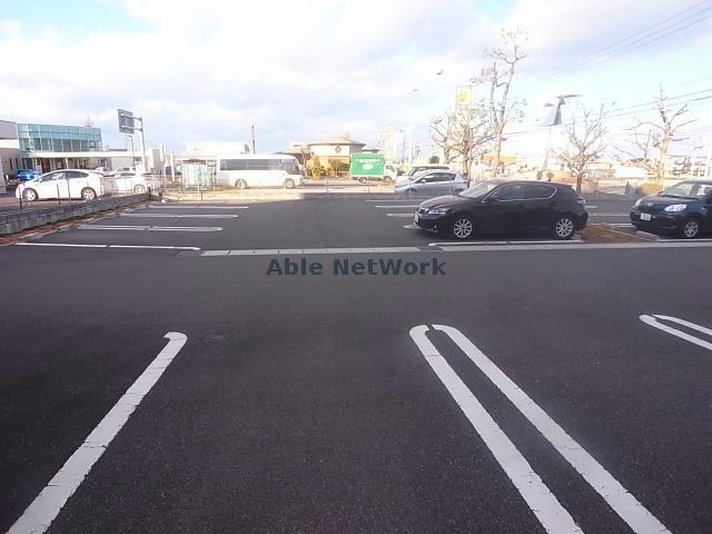 駐車場　駐車場