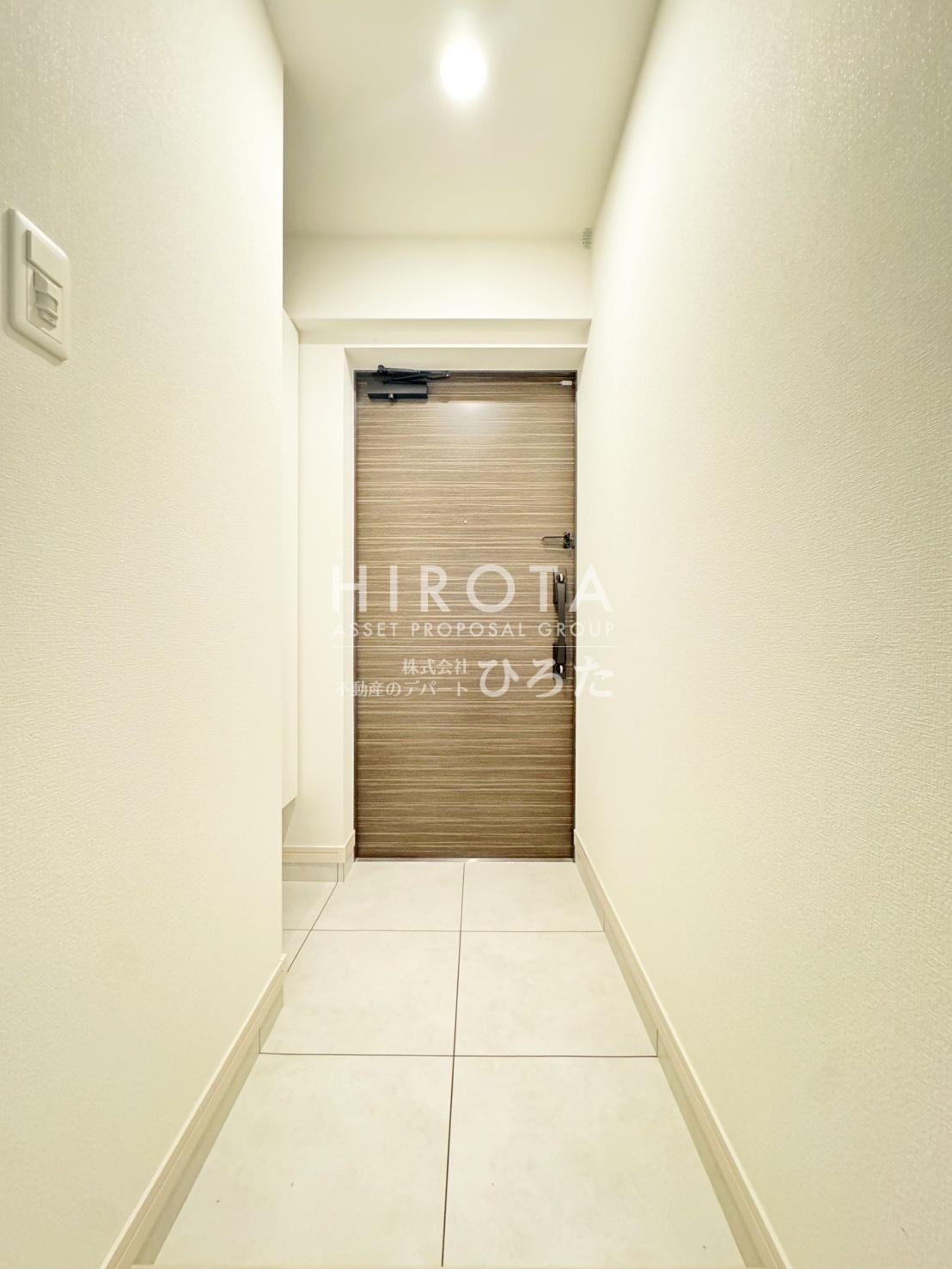 玄関　※同タイプの別のお部屋の写真です。