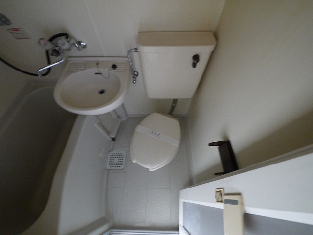 バス・シャワールーム　落ち着いた空間のお風呂です