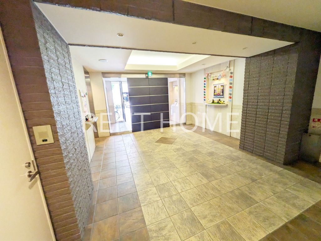 エントランス　エントランスホール