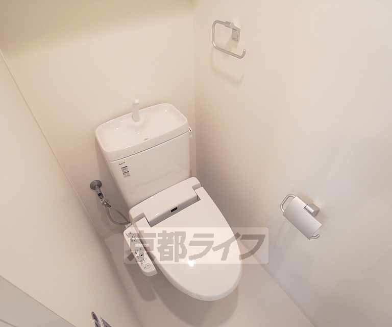 トイレ　もちろんウォシュレットトイレです。