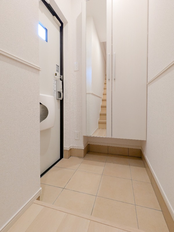 玄関　図面と現状に相違がある場合には現状を優先