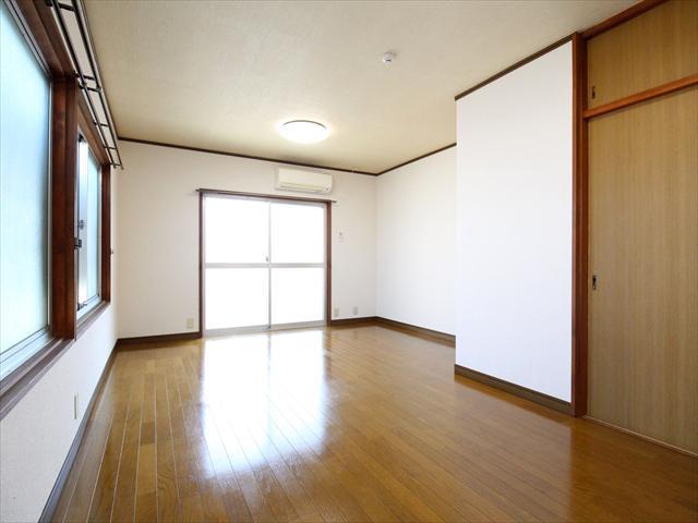 居室・リビング　松山市枝松　サンクレスト枝松　リビング