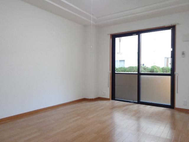 バルコニー　洋室