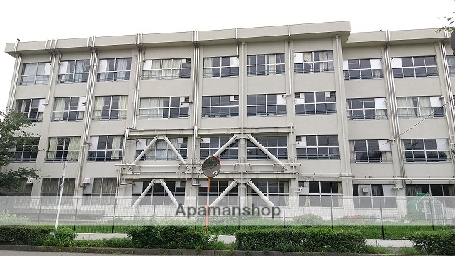 中学校　第十中学校（中学校）まで96m