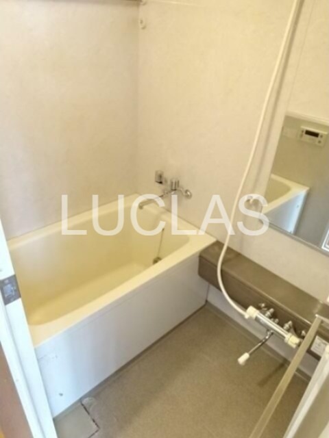 バス・シャワールーム　清潔感のある浴室で日々の疲れを癒します。