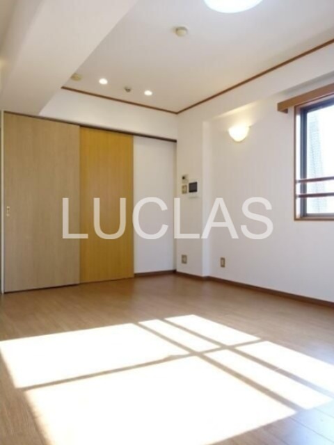 その他部屋・スペース　落ち着いた色味の床材がくつろぎ空間を演出♪