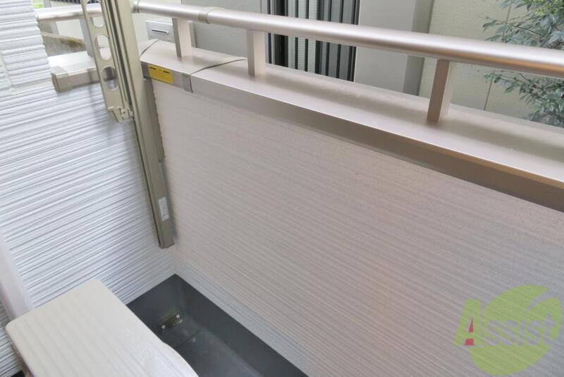 バルコニー　ある意味独特な空間ですね。一服にも使えそうです。