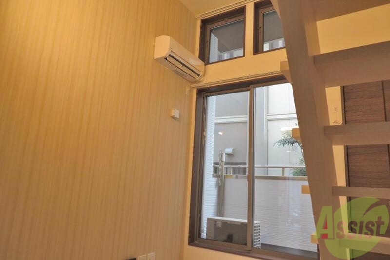 居室・リビング　一人で気ままなぜいたく生活。まさにこの言葉が似合いそうな感じ